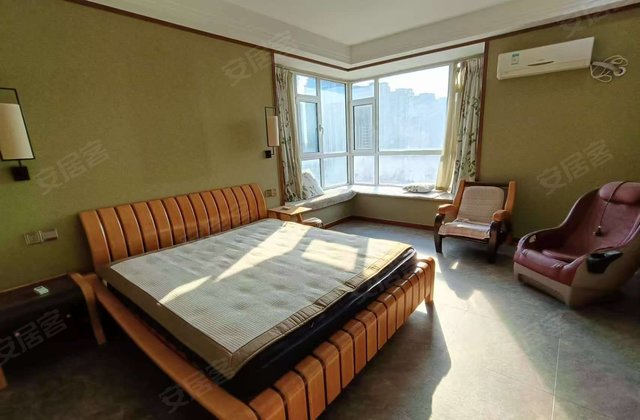 鹤伴豪庭3室2厅165㎡99万二手房图片