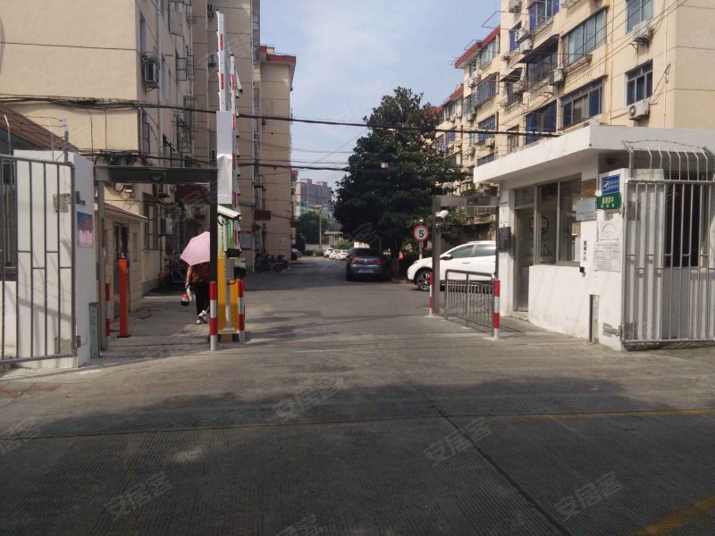 塔城路800弄小区 