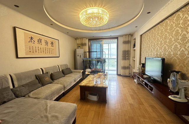 天馨中央公园3室2厅138㎡73.5万二手房图片