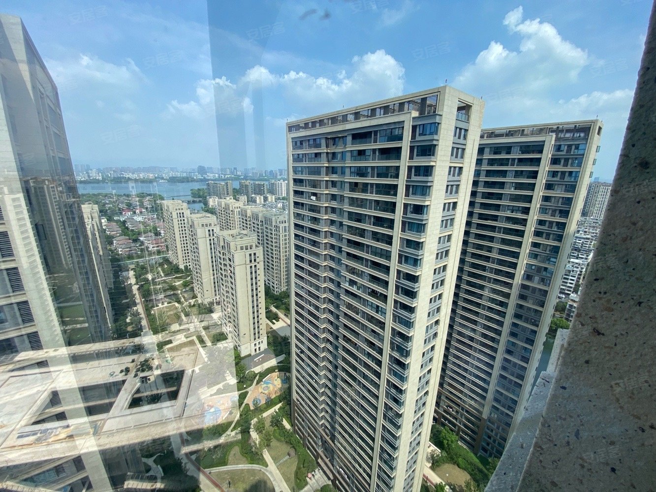 元垄城宁园3室2厅2卫106㎡南285万