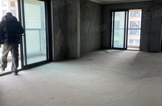 上坤中腾都会四季4室2厅128㎡115万二手房图片