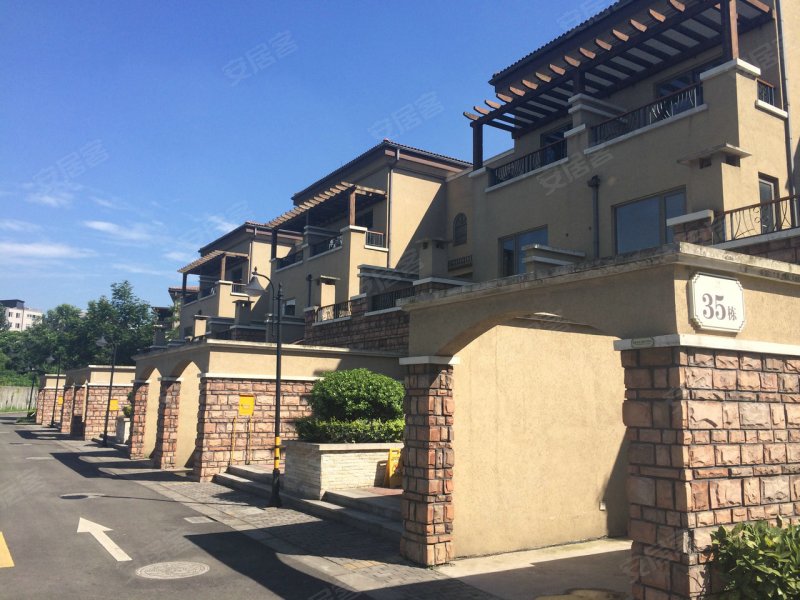 堤亚纳河谷(别墅)