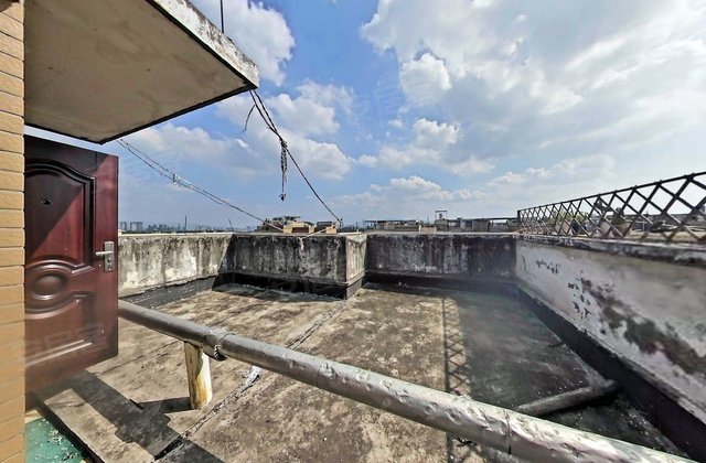 金城高尔夫(二区)6室2厅220㎡275万二手房图片