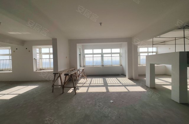 书院六村6室3厅255㎡135万二手房图片
