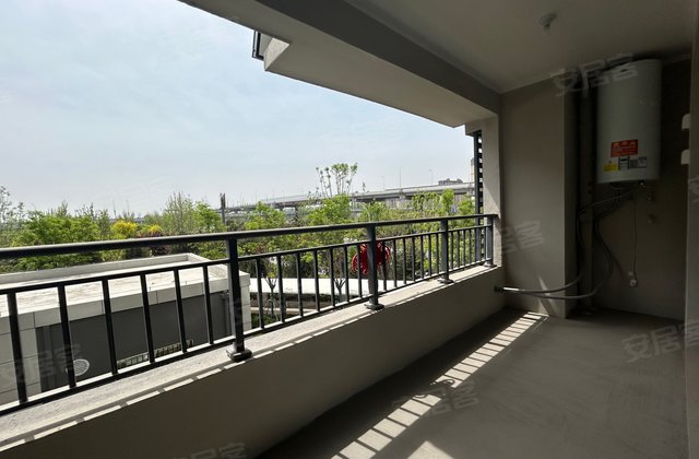 65㎡3室2厅2卫保利城洋房!