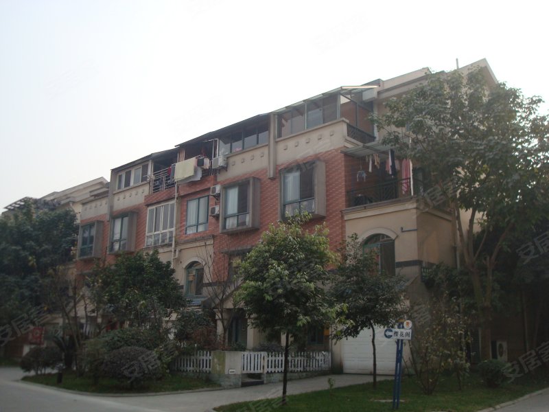 君临天下花园别墅