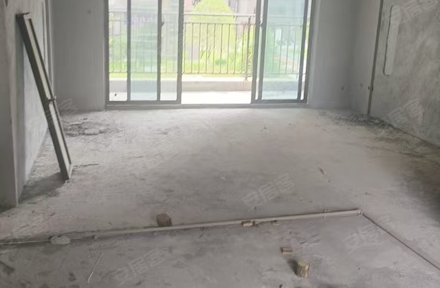 睿锋华府4室2厅142㎡49.9万二手房图片