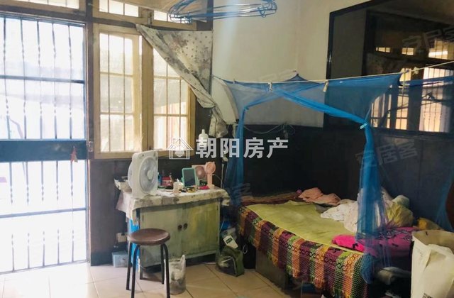 法院小区3室1厅68㎡36万二手房图片