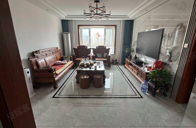 龙都容郡3室2厅142㎡122万二手房图片