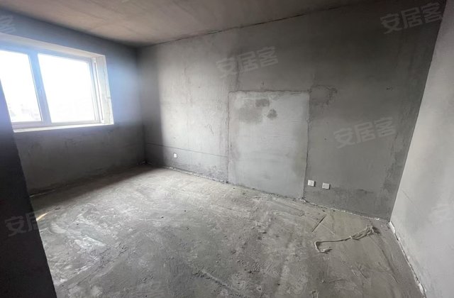 碧桂园樾江山4室3厅191㎡127万二手房图片