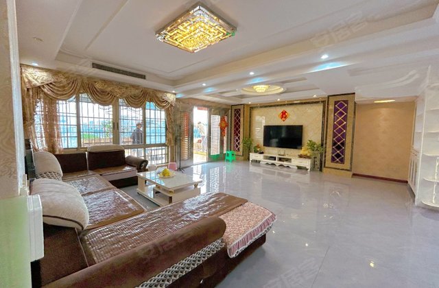 金山兰桂1号4室2厅260㎡117.5万二手房图片