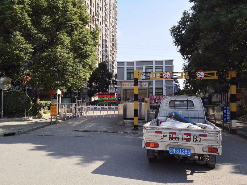 地杰国际城D街坊 