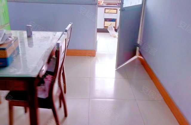 实验中学河滨家属院4室2厅153㎡50万二手房图片