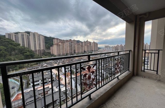 客天下东城森林湖4室2厅188㎡129.8万二手房图片