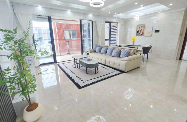 业主急售！价格可谈！水岸城大社区精装修三房两卫！看房有钥匙