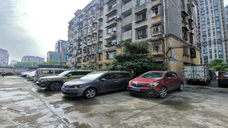 卧龙山庄