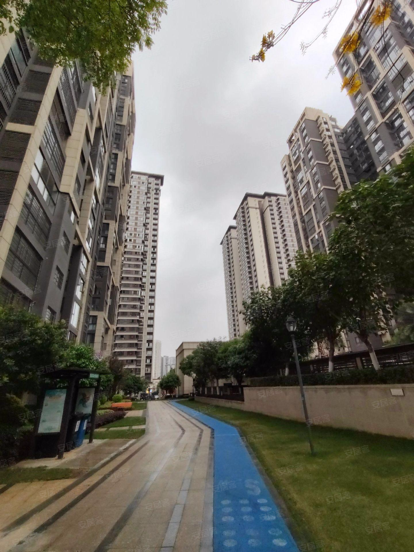 柳州房产网>柳州二手房>鱼峰二手房>东环二手房>联发君悦壹号>