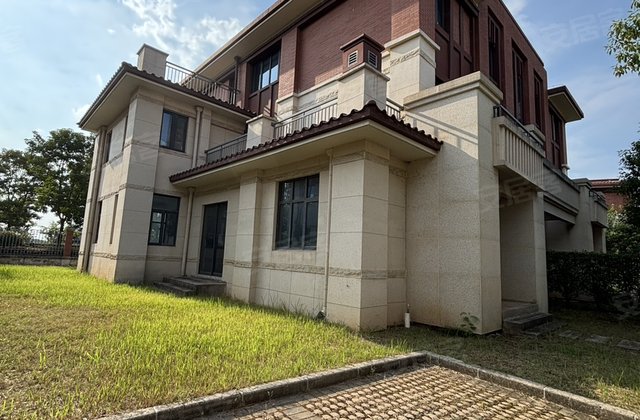 联发红墅东方六号院3室2厅145㎡48万二手房图片