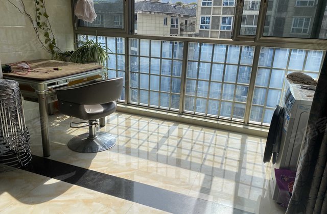 惠民小区三期(紫阳)3室2厅114㎡65万二手房图片