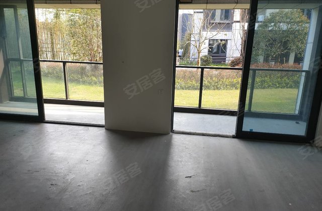 石榴春江雲庐5室2厅185㎡580万二手房图片