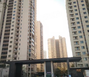 绿都澜湾樾园 正南朝向 带电梯 次新小区 正规商品房 临地铁