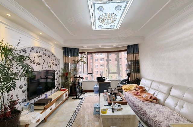 新华联首府(二期)3室2厅2卫145㎡南北188万