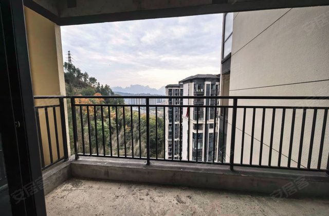 中建凤栖台4室2厅125.9㎡45.8万二手房图片