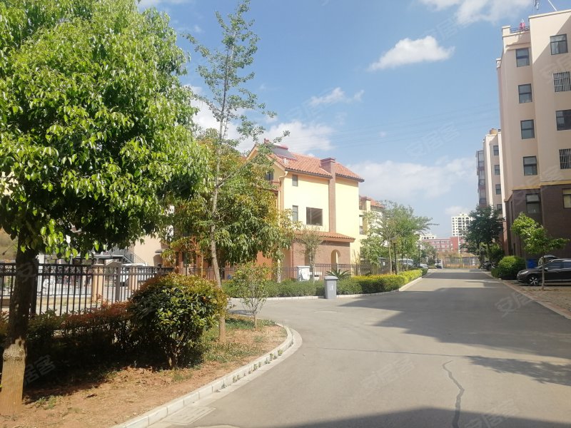 茶花谷国际社区香槟郡小区