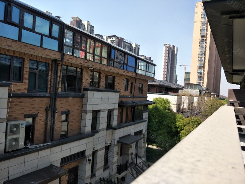 御龙山花园(别墅)