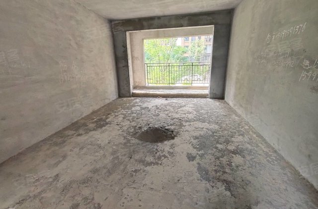 书香华府3室2厅136㎡49.5万二手房图片