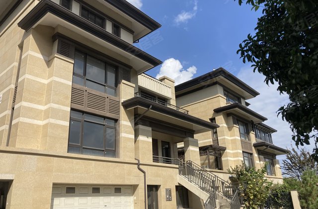 柯桥柯岩镜中路,近南闲路香山别墅2018年建造地下(共4层)南北450㎡4室