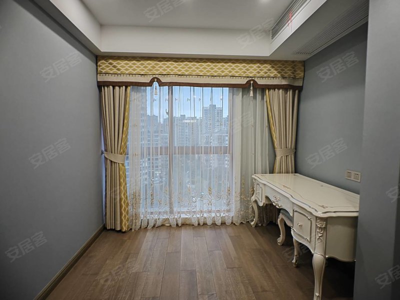 降价急卖温州大公馆125平精装3室