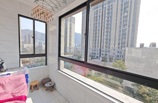 金鹰秋枫苑3室2厅114.82㎡109万二手房图片