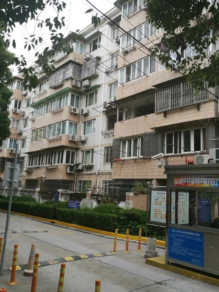 鹤北新村二街坊 