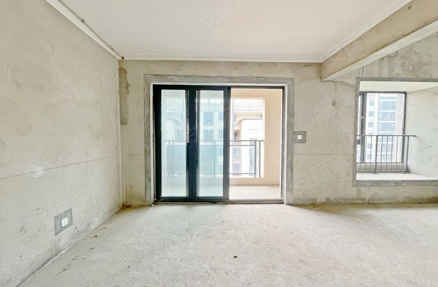 中梁滨江壹号4室2厅162.84㎡80万二手房图片