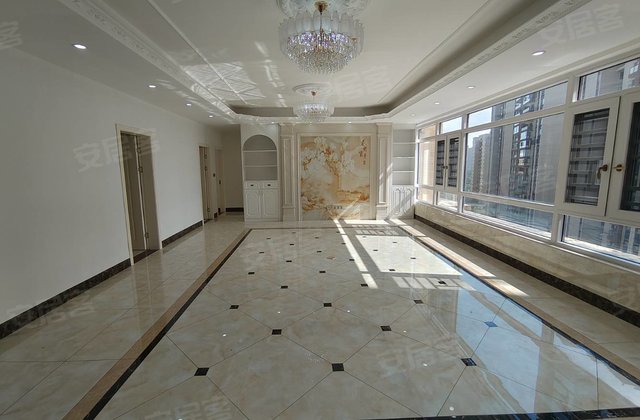 嘉年濠庭5室2厅160㎡92.8万二手房图片