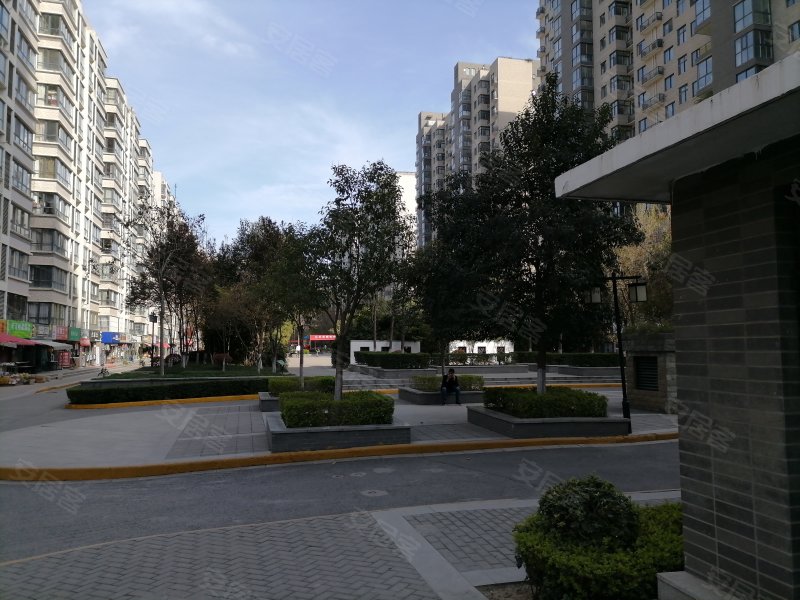 金泰假日花城北区,电子六路,近太白南路