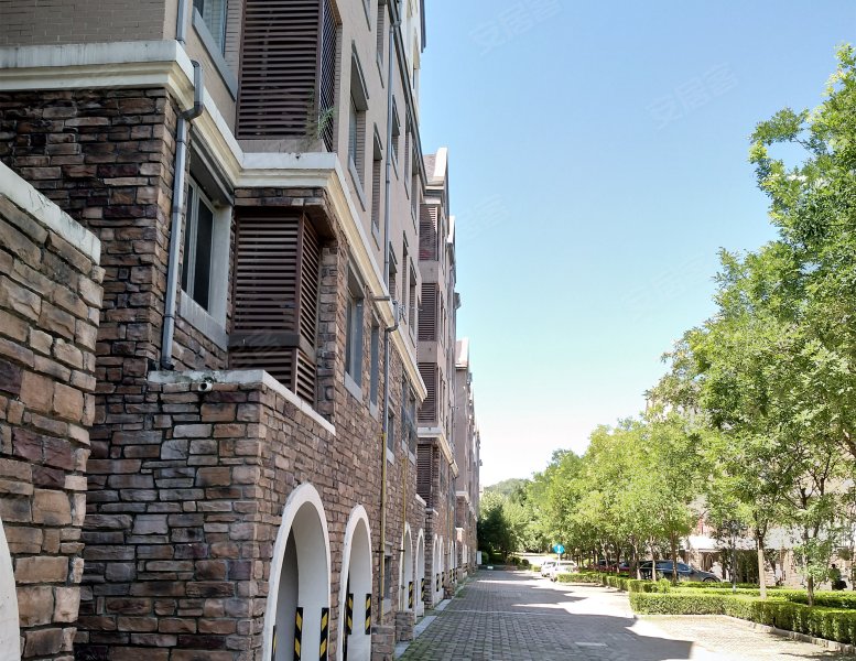 顶秀美泉小镇b区