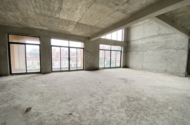 云岭山庄5室2厅358㎡388万二手房图片