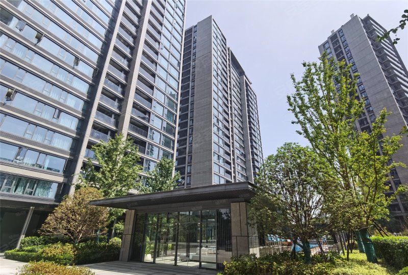 绿城九龙仓柳岸晓风