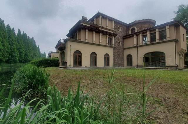 山聚青路,近玉沿线海航中国集锦润青城(别墅)2015年建造共3层南北120