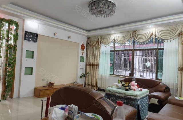 轻工小区3室2厅145㎡35.8万二手房图片