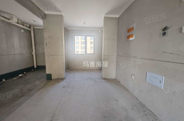 鸿翔百合园3室2厅134.78㎡108万二手房图片