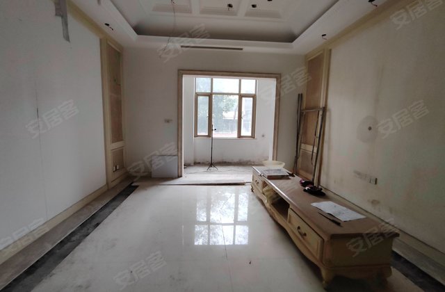 中联皇冠3室2厅163.62㎡240万二手房图片