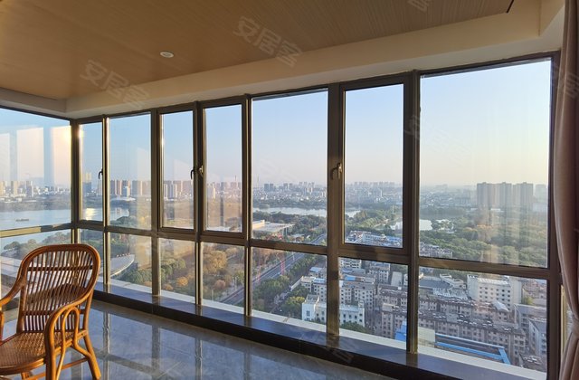 汇峰广场4室2厅178㎡135万二手房图片