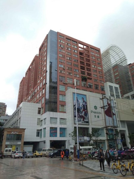 柏联广场公寓楼