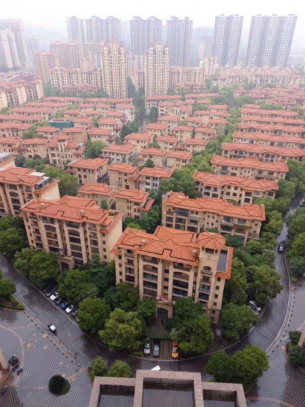 香江水岸新城(公寓住宅)3室2厅2卫135㎡南北93万