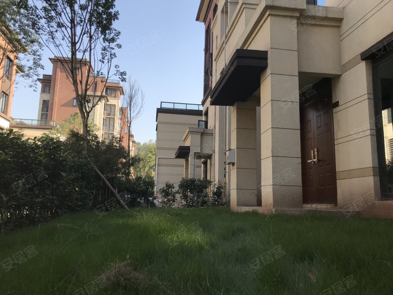 鲁能领秀城四街区(洋墅区)