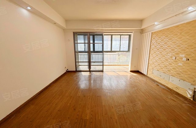 锦苑春天3室2厅142.89㎡135万二手房图片