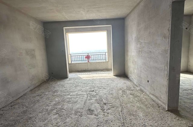 恒隆广场3室2厅140.75㎡56.8万二手房图片